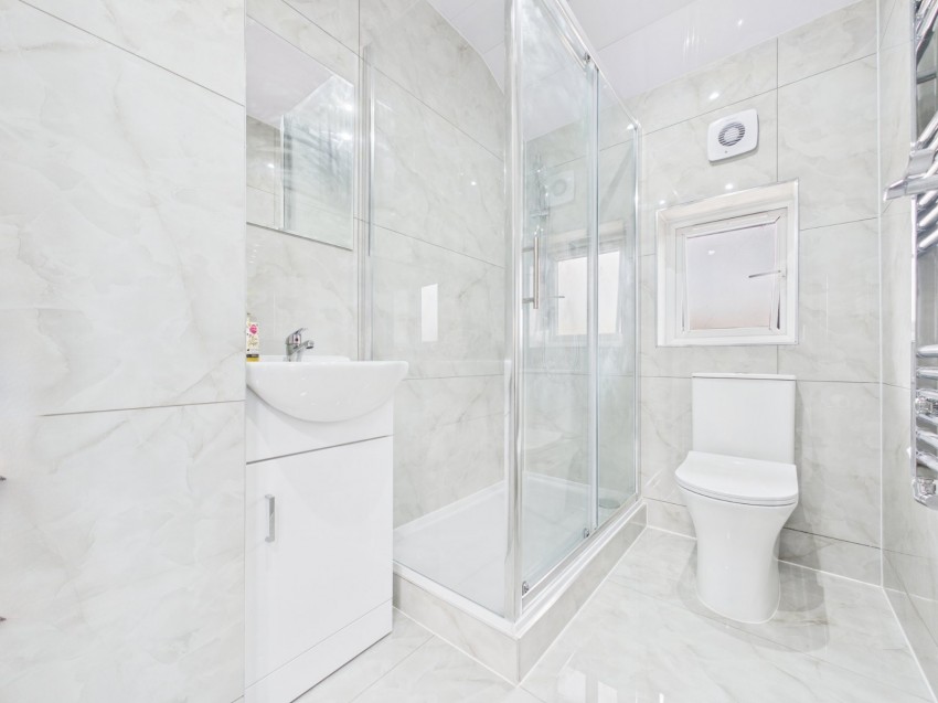 Images for Ashford, Surrey EAID:2640919782 BID:ASL