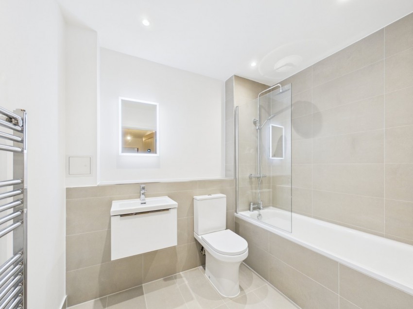 Images for Staines-upon-Thames, Surrey EAID:2640919782 BID:ASL