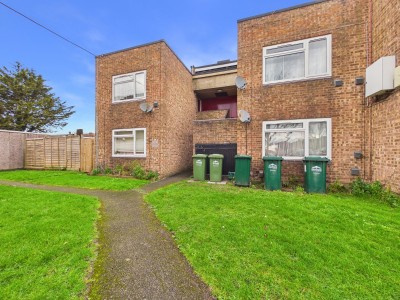 Stanwell, Staines-upon-Thames, Surrey - EAID:2640919782, BID:ASL