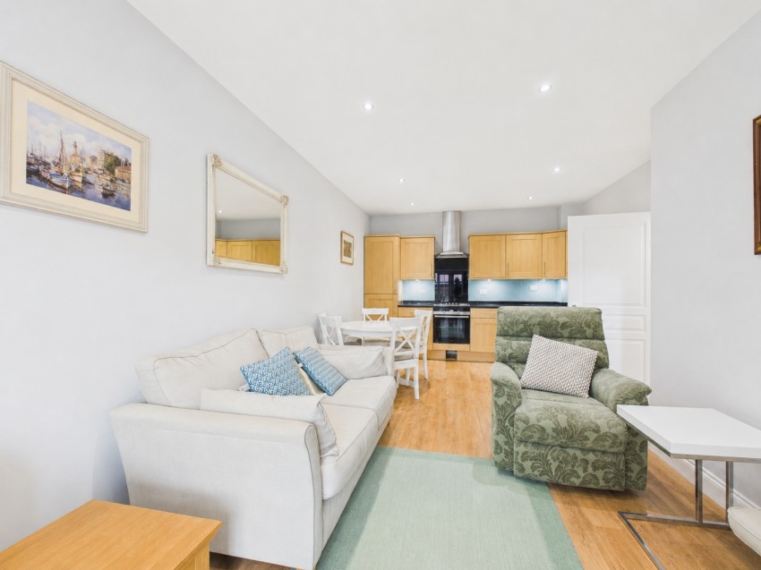 Images for Ashford, Surrey EAID:2640919782 BID:ASH