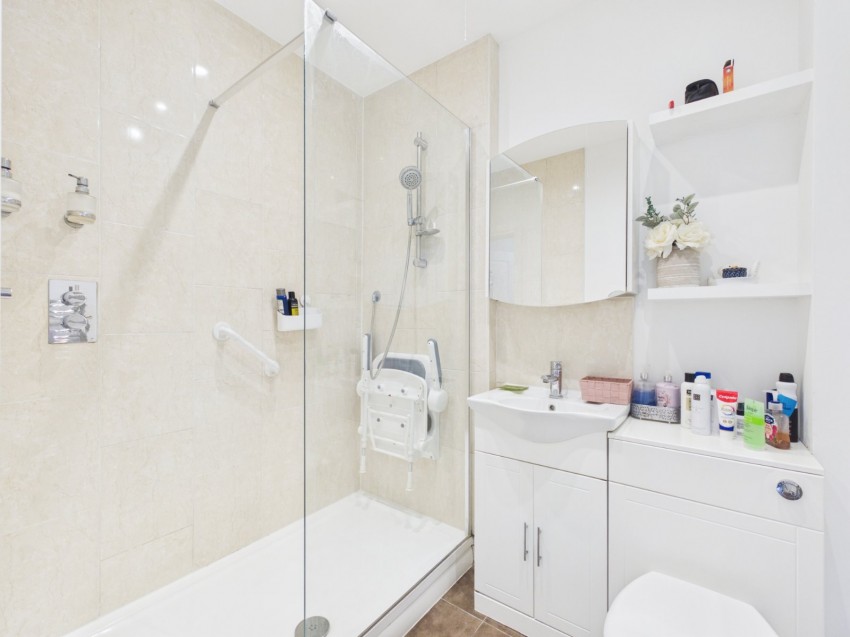 Images for Ashford, Surrey EAID:2640919782 BID:ASH