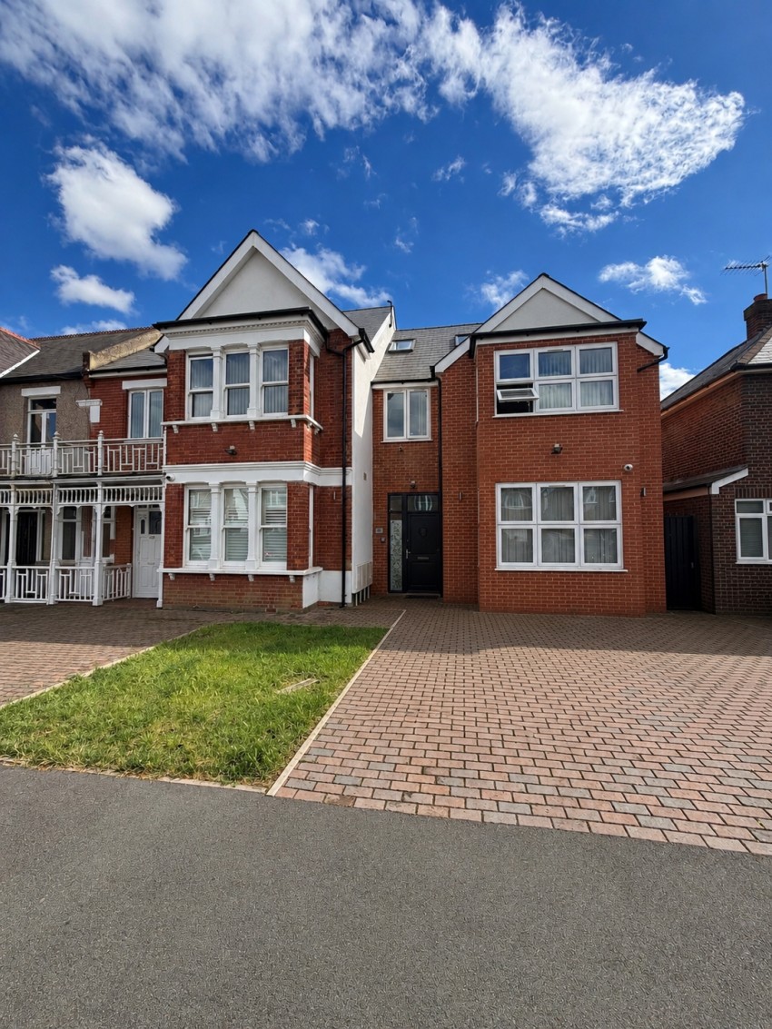 Images for Ashford, Surrey EAID:2640919782 BID:ASL