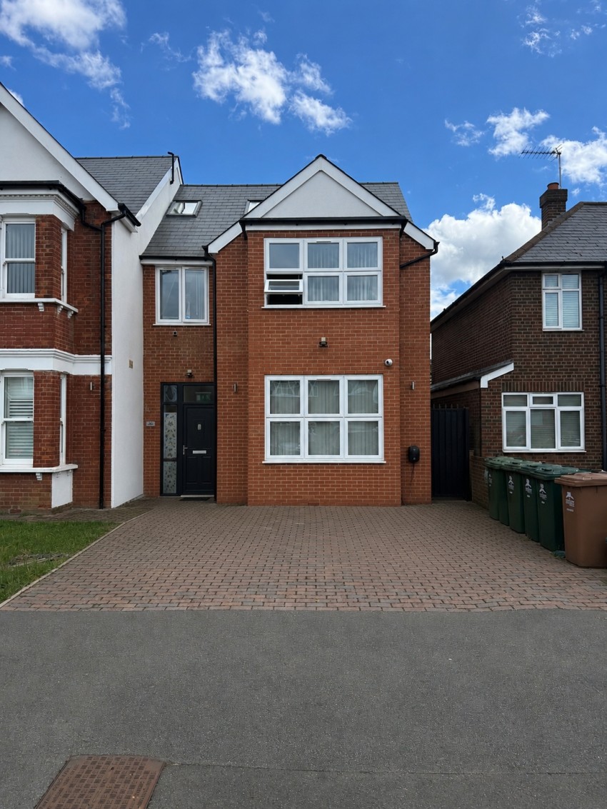 Images for Ashford, Surrey EAID:2640919782 BID:ASL
