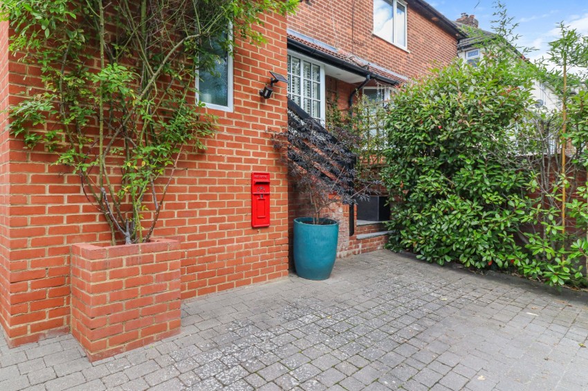 Images for High Wycombe, Buckinghamshire EAID:2640919782 BID:BEA