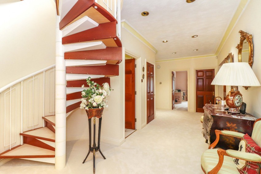 Images for Knotty Green, Beaconsfield, Buckinghamshire EAID:2640919782 BID:BEA