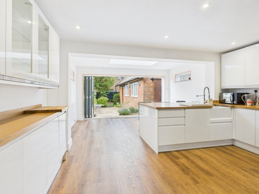 Images for Holmer Green, High Wycombe, Buckinghamshire EAID:2640919782 BID:BEA