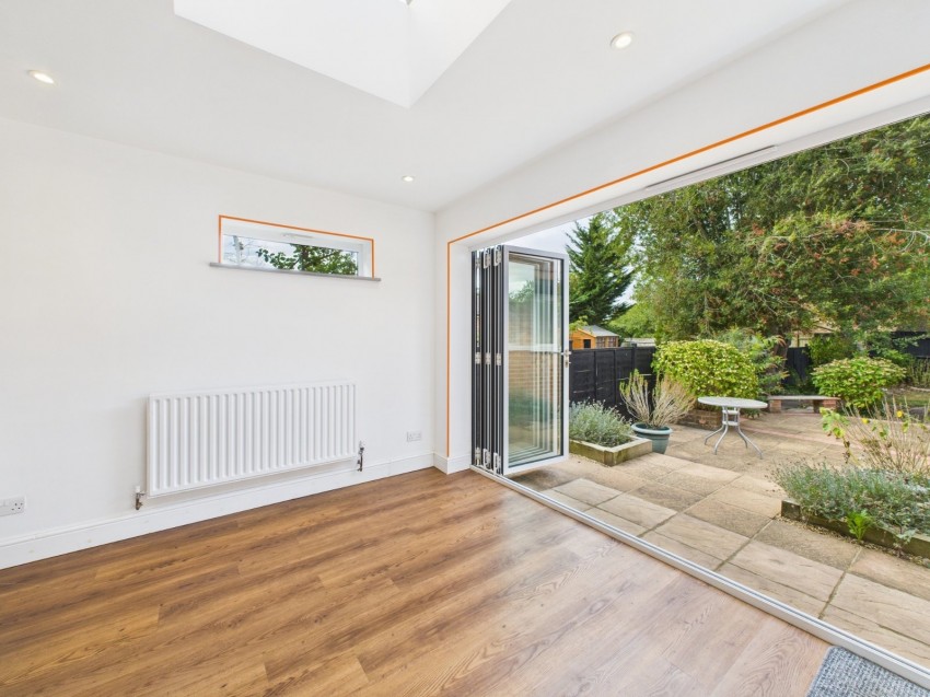 Images for Holmer Green, High Wycombe, Buckinghamshire EAID:2640919782 BID:BEA