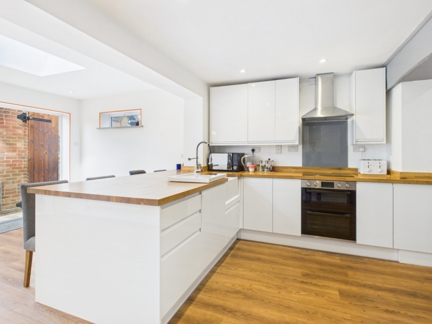 Images for Holmer Green, High Wycombe, Buckinghamshire EAID:2640919782 BID:BEA