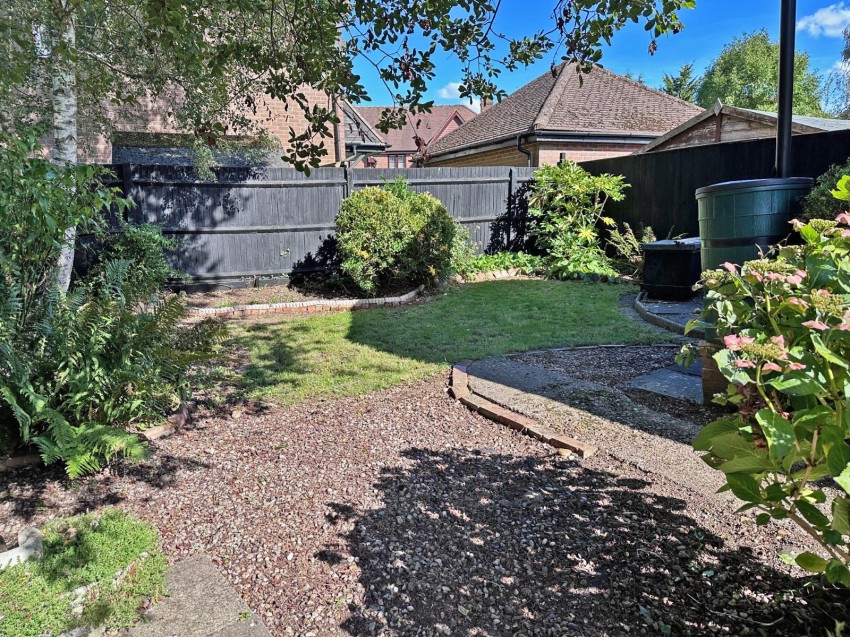 Images for Holmer Green, High Wycombe, Buckinghamshire EAID:2640919782 BID:BEA