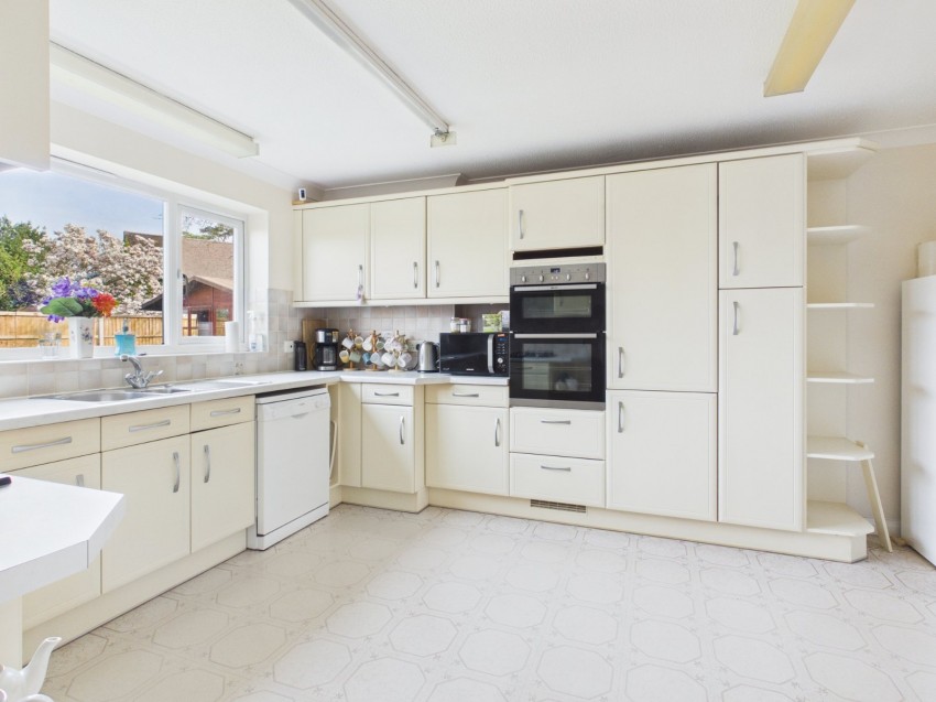 Images for Beaconsfield, Buckinghamshire EAID:2640919782 BID:BEA