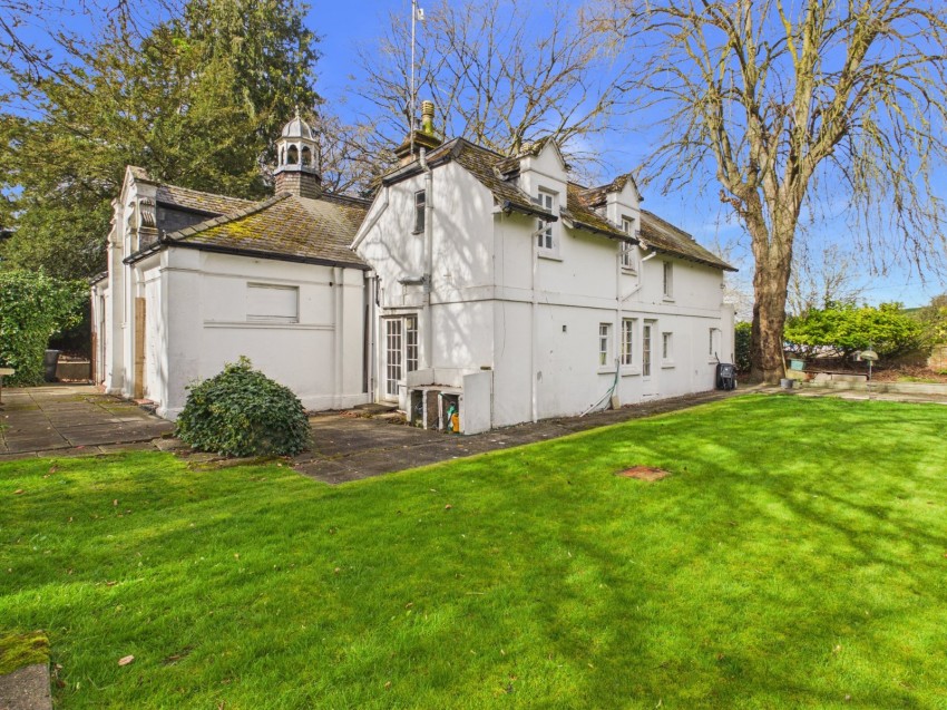 Images for off Grange Drive, Wooburn Green, Buckinghamshire EAID:2640919782 BID:BEA