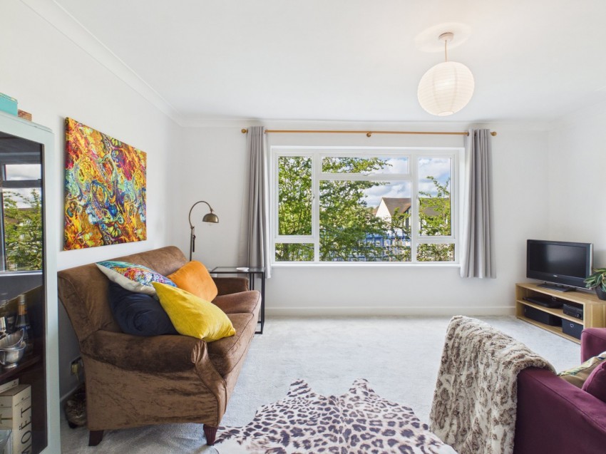 Images for Farnham Common, Buckinghamshire, The Broadway EAID:2640919782 BID:BEA