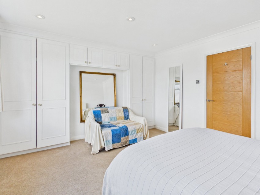 Images for Farnham Common, Buckinghamshire, The Broadway EAID:2640919782 BID:BEA