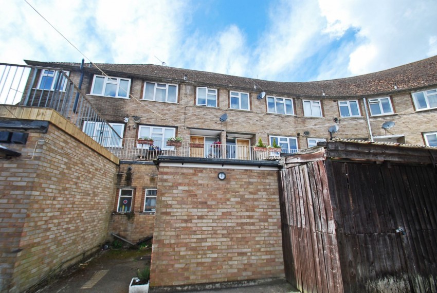 Images for Farnham Common, Buckinghamshire, The Broadway EAID:2640919782 BID:BEA