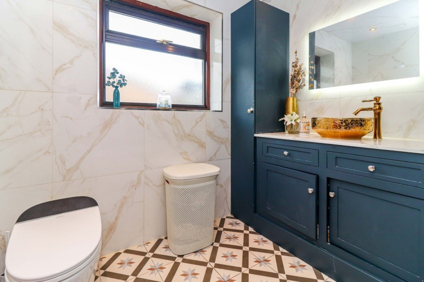 Images for High Wycombe EAID:2640919782 BID:BEA