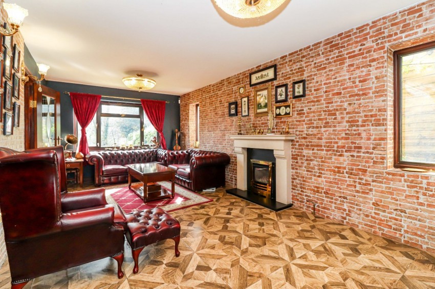 Images for High Wycombe EAID:2640919782 BID:BEA