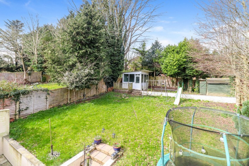 Images for High Wycombe EAID:2640919782 BID:BEA