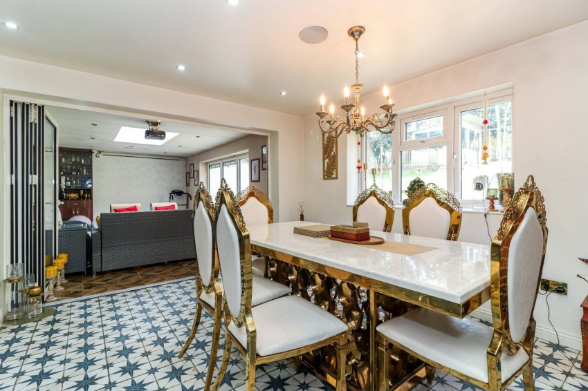 Images for High Wycombe EAID:2640919782 BID:BEA