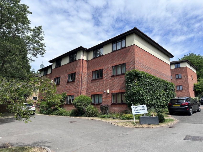 Images for High Wycombe EAID:2640919782 BID:BEA