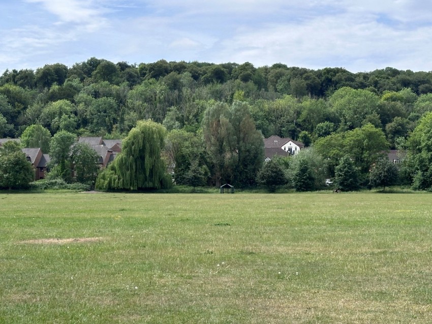 Images for High Wycombe EAID:2640919782 BID:BEA