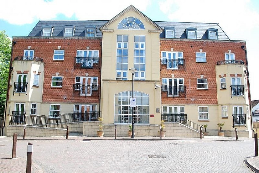 Images for Post Office Lane, Beaconsfield, Buckinghamshire EAID:2640919782 BID:BEL