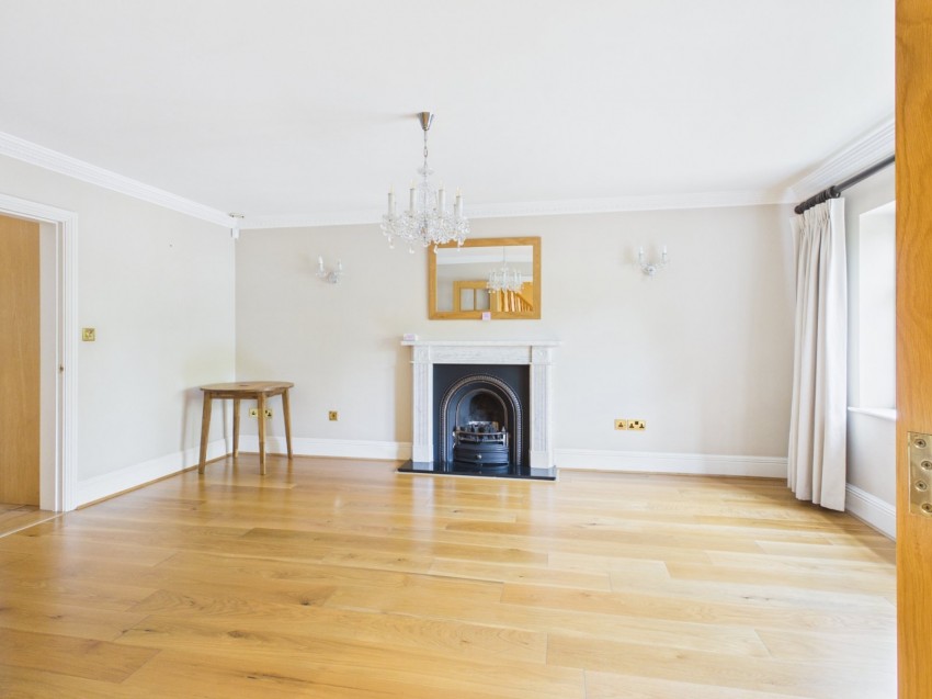 Images for Beaconsfield EAID:2640919782 BID:BEL