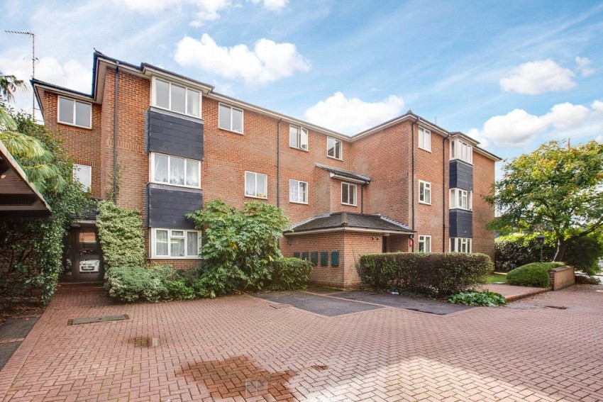 Images for Holtspur Top Lane, Beaconsfield EAID:2640919782 BID:BEL