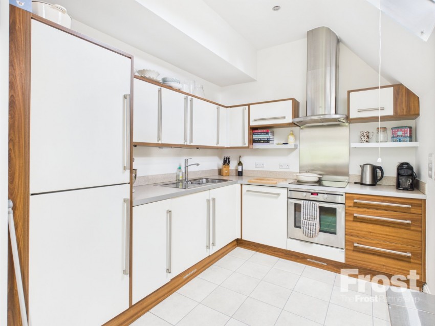 Images for Station Road, Beaconsfield EAID:2640919782 BID:BEL