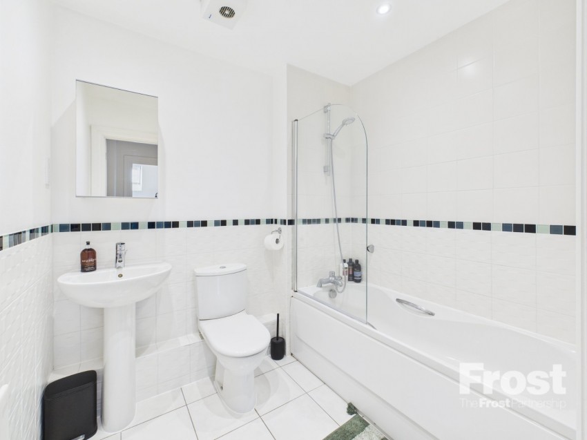 Images for Station Road, Beaconsfield EAID:2640919782 BID:BEL
