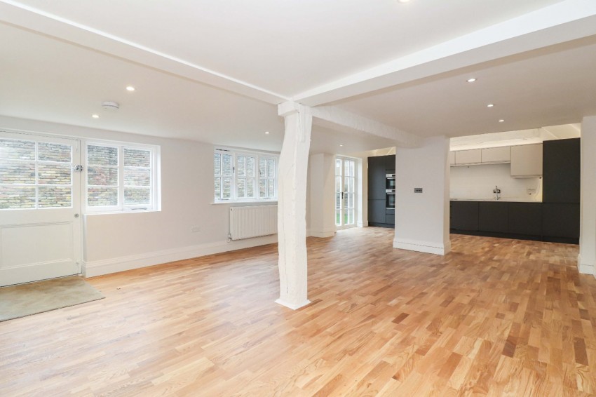 Images for High Wycombe EAID:2640919782 BID:BEL