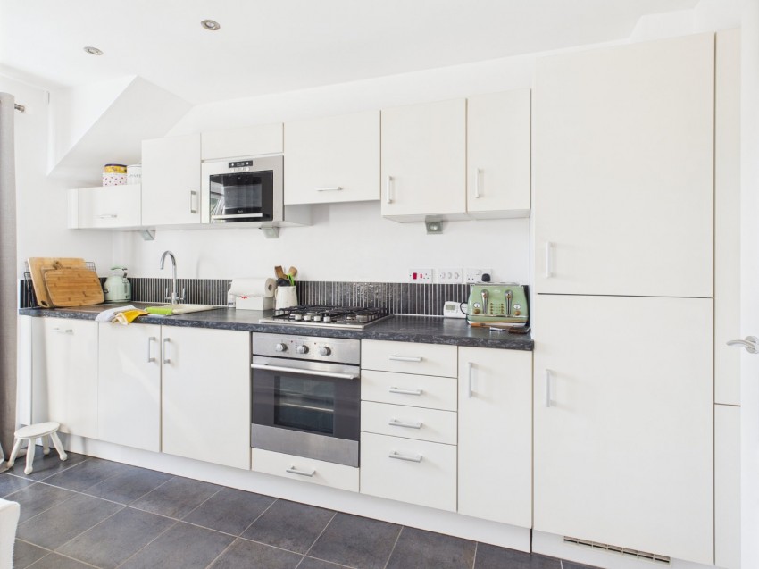 Images for Wooburn Green, High Wycombe, Buckinghamshire EAID:2640919782 BID:BEL