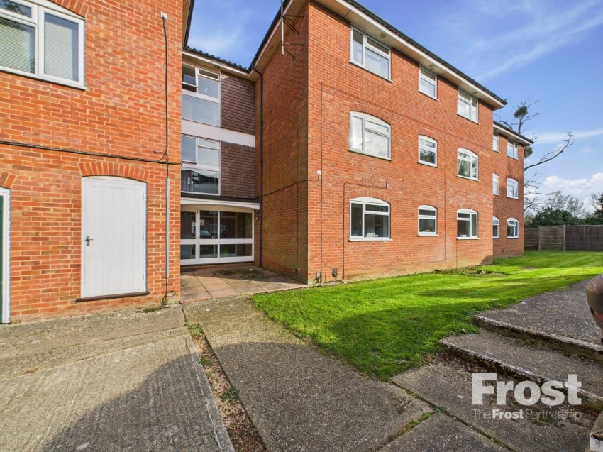 Images for Farnham Royal, Bucks EAID:2640919782 BID:BUL
