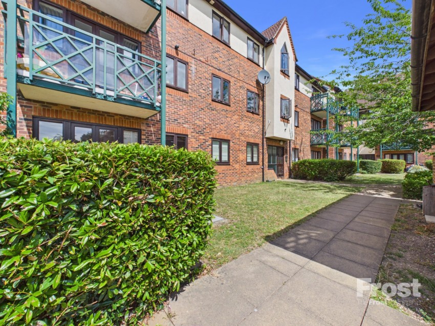 Images for Upton Court Road, Slough, Berkshire EAID:2640919782 BID:BUL