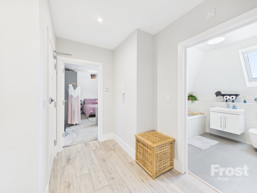 Images for Summers Road, Burnham, Buckinghamshire EAID:2640919782 BID:BUL