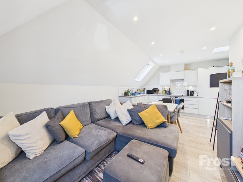 Images for Summers Road, Burnham, Buckinghamshire EAID:2640919782 BID:BUL