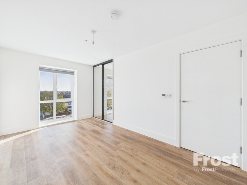 Images for Slough, Berkshire EAID:2640919782 BID:SLL