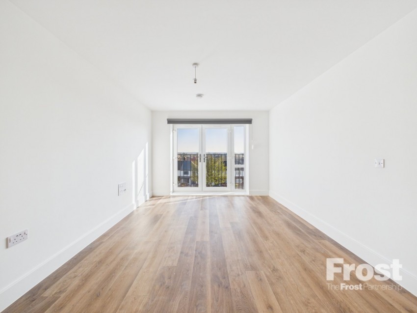 Images for Slough, Berkshire EAID:2640919782 BID:SLL