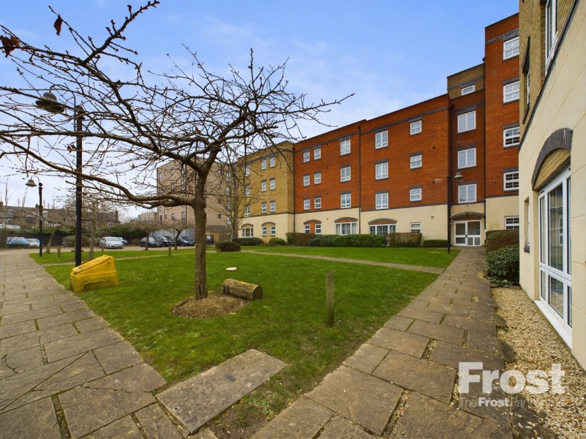 Images for Slough, Berkshire EAID:2640919782 BID:BUL