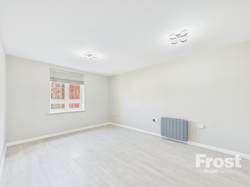 Images for Slough, Berkshire EAID:2640919782 BID:BUL