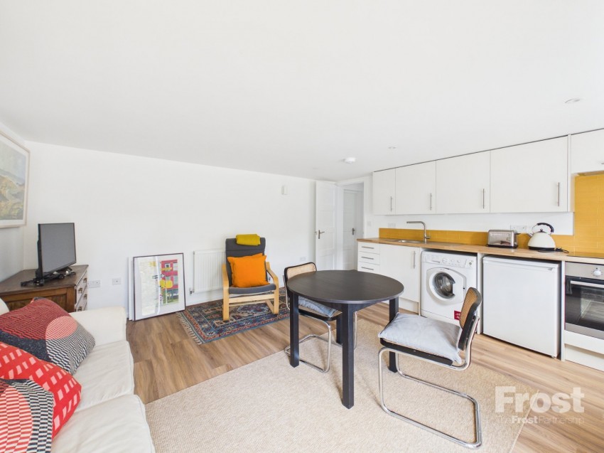 Images for Taplow, Maidenhead, Buckinghamshire EAID:2640919782 BID:BUL