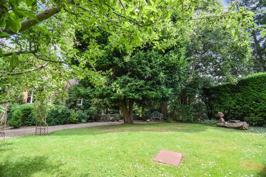 Images for Hitcham House, Hitcham Lane, Buckinghamshire EAID:2640919782 BID:BUR
