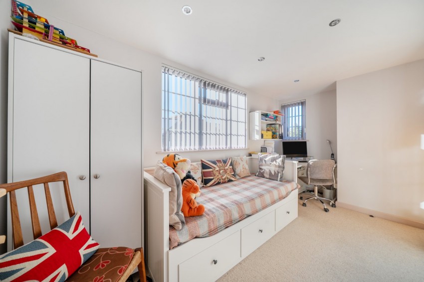 Images for Burnham EAID:2640919782 BID:BUR