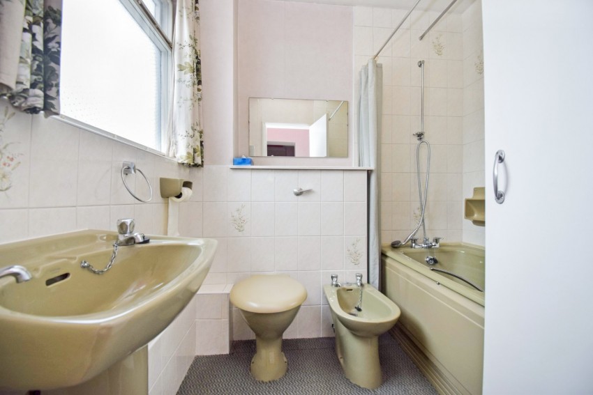 Images for Farnham Royal EAID:2640919782 BID:BUR