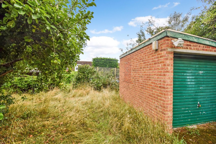 Images for Farnham Royal EAID:2640919782 BID:BUR