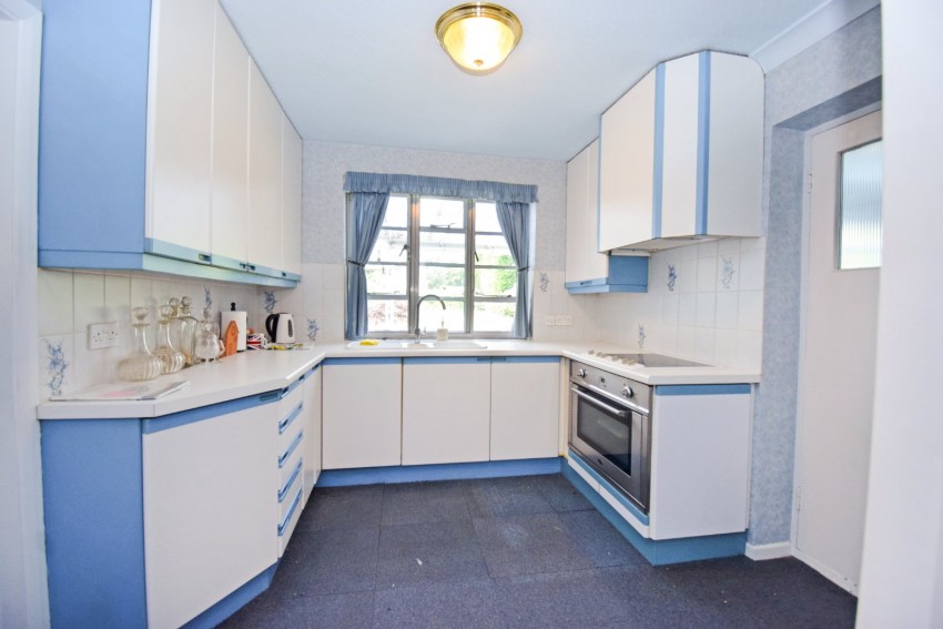 Images for Farnham Royal EAID:2640919782 BID:BUR