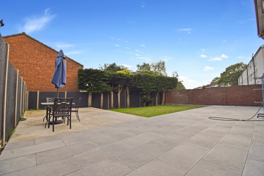 Images for Near Burnham, Berkshire EAID:2640919782 BID:BUR