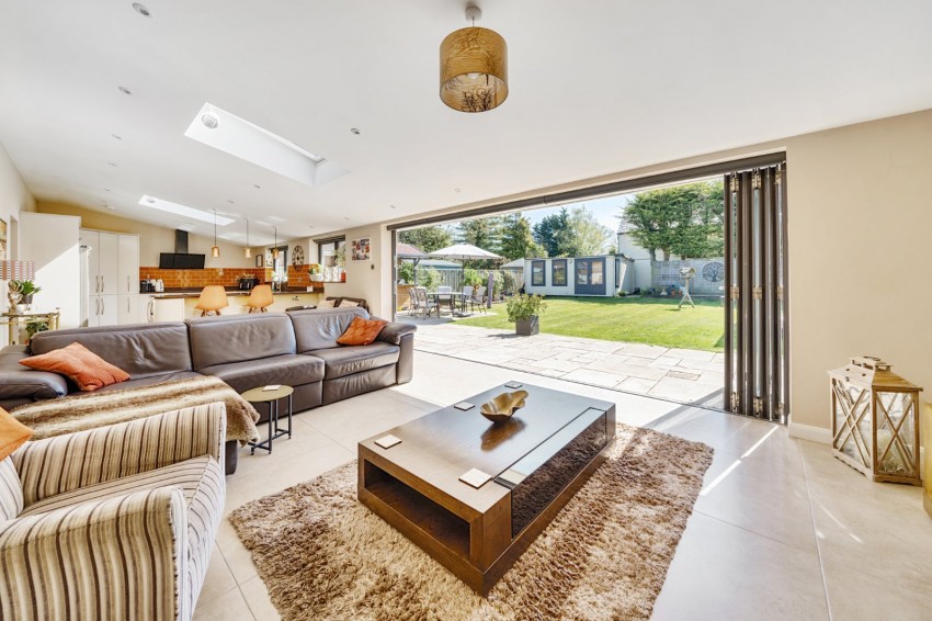 Images for Burnham, Slough EAID:2640919782 BID:BUR