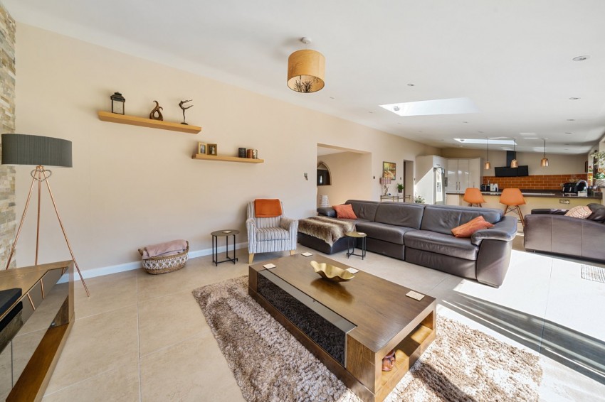 Images for Burnham, Slough EAID:2640919782 BID:BUR