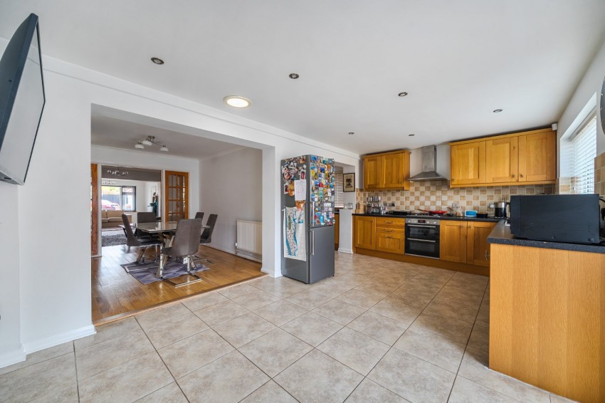 Images for Taplow, Maidenhead, Buckinghamshire EAID:2640919782 BID:BUR