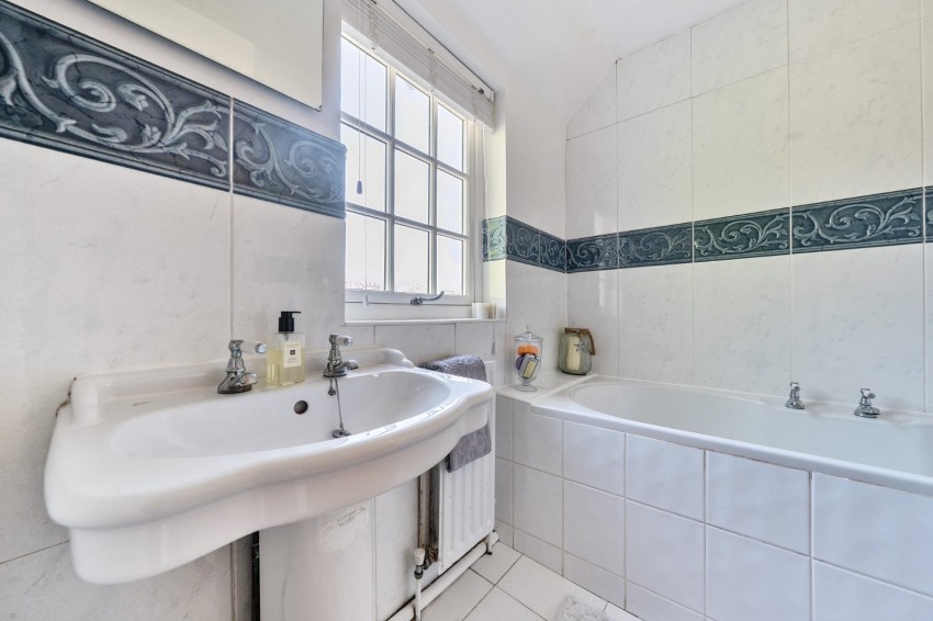 Images for Hitcham Grange, Hill Farm Road, Taplow, Buckinghamshire EAID:2640919782 BID:BUR